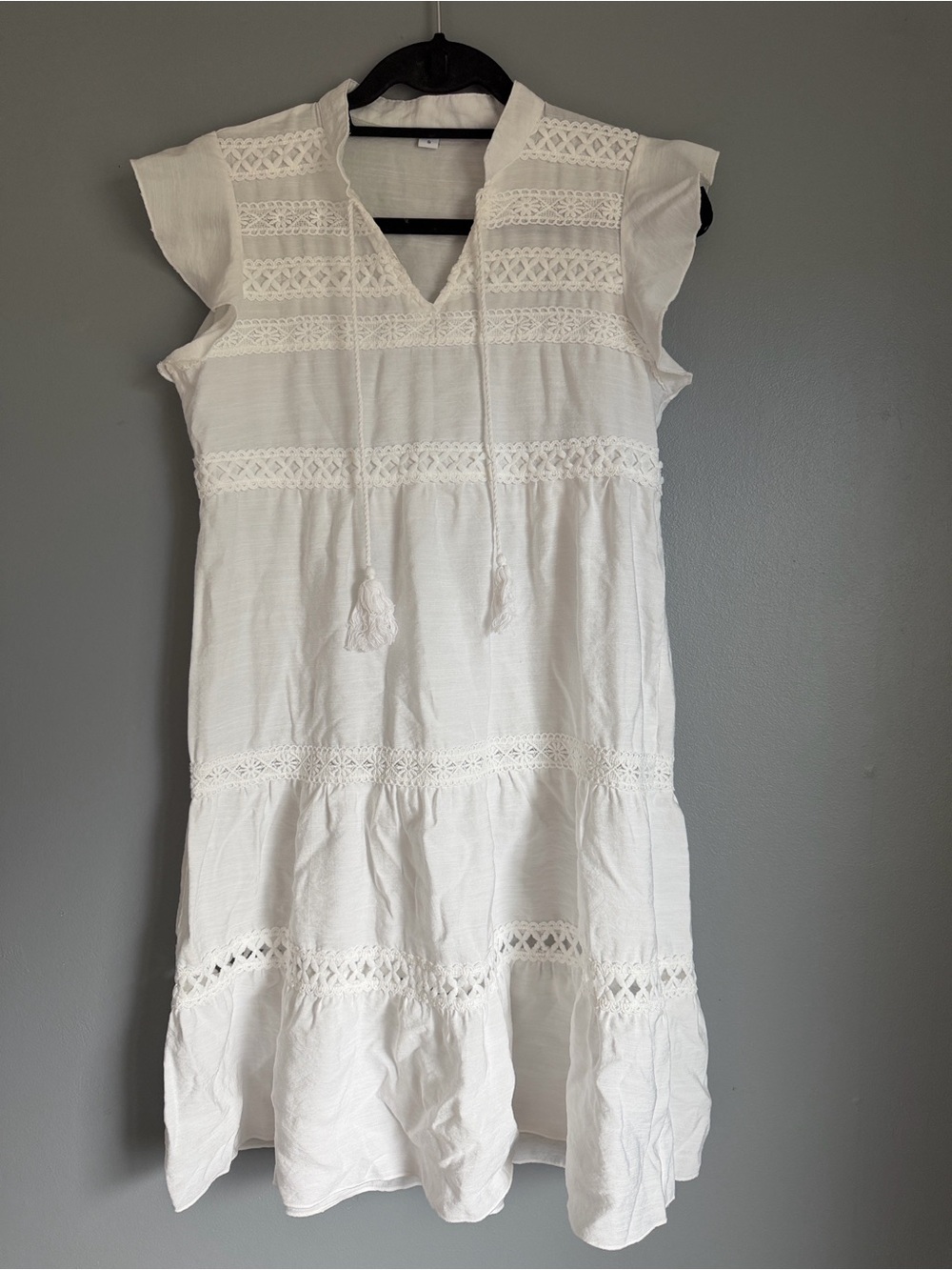 Woman’s Boho Tiered Crochet Lace Mini Dress Tassel Tie Flutter Sleeve V-Neck Sm